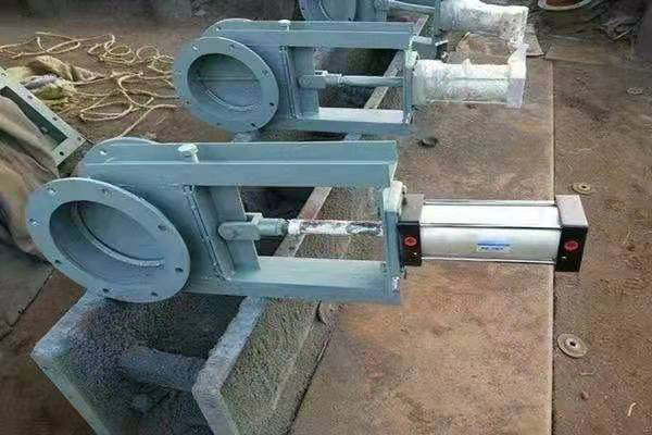 Pneumatic slide valve